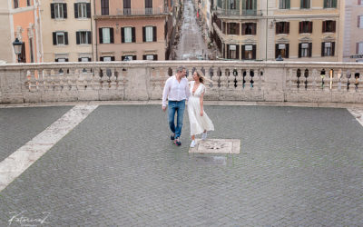 Romantic morning stroll in Rome